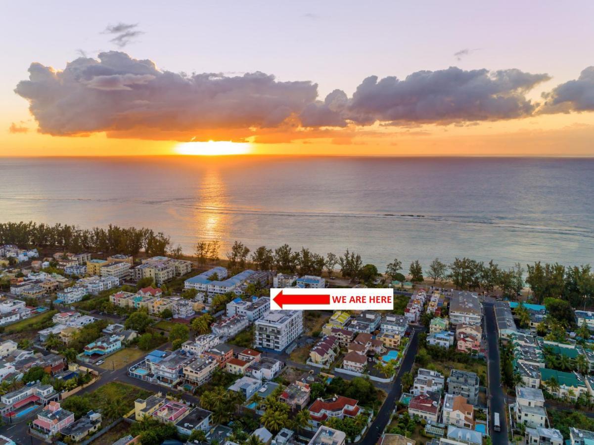 Les Cerisiers Beach Residence, Cosy And Modern 3 Bedroom Apartment Located 50 Metres From The Beach And From All Amenities And Restaurants On The Coastal Road Flic-en-Flacq 外观 照片