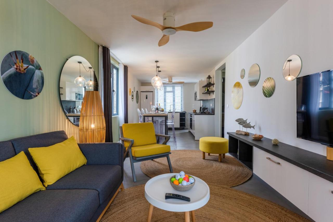 Les Cerisiers Beach Residence, Cosy And Modern 3 Bedroom Apartment Located 50 Metres From The Beach And From All Amenities And Restaurants On The Coastal Road Flic-en-Flacq 外观 照片