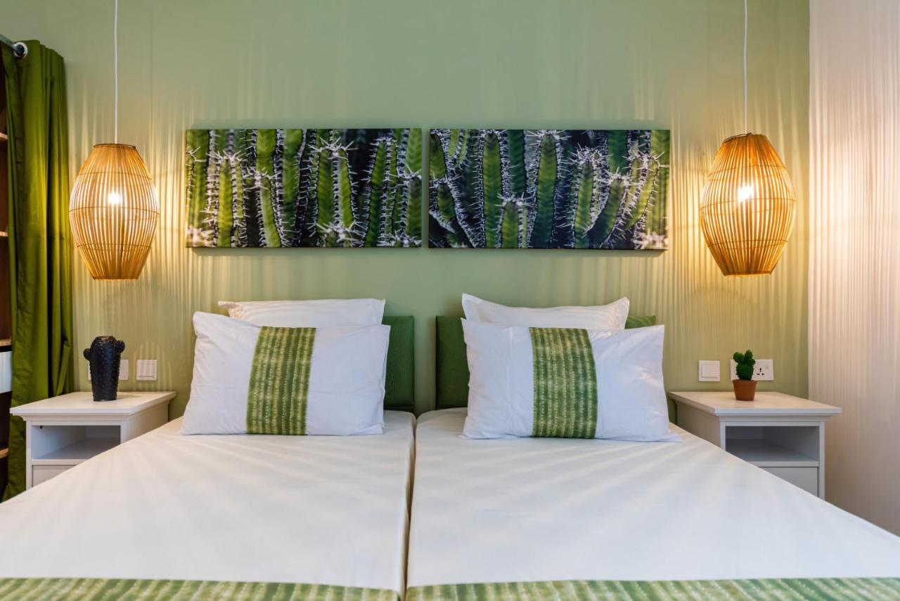 Les Cerisiers Beach Residence, Cosy And Modern 3 Bedroom Apartment Located 50 Metres From The Beach And From All Amenities And Restaurants On The Coastal Road Flic-en-Flacq 外观 照片